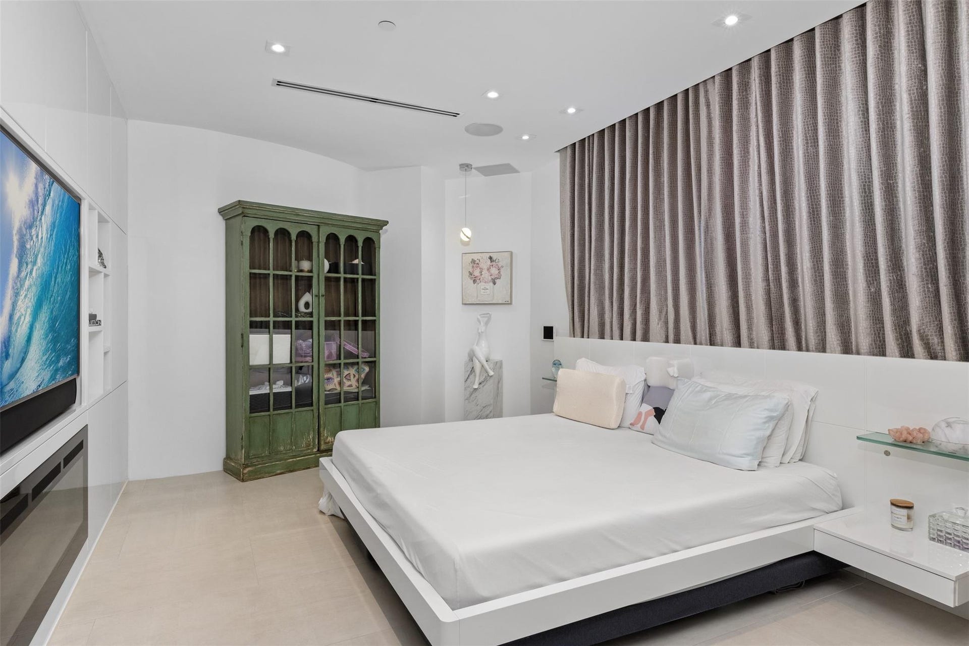 2140 N Ocean Boulevard, #V, Fort Lauderdale, FL 33305 3rd Floor Guest En suite Bedroom