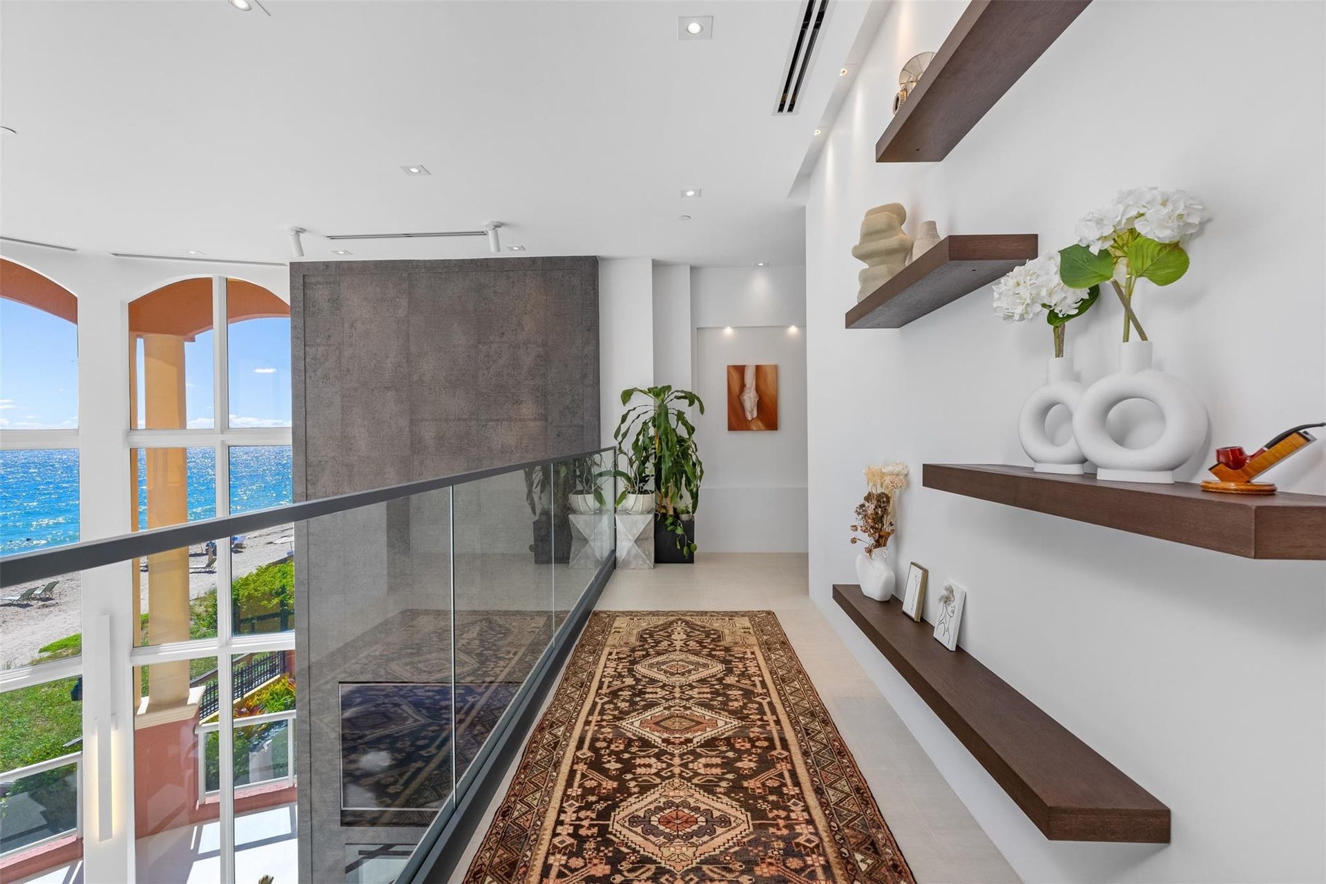 2140 N Ocean Boulevard, #V, Fort Lauderdale, FL 33305 Third Floor Hallway