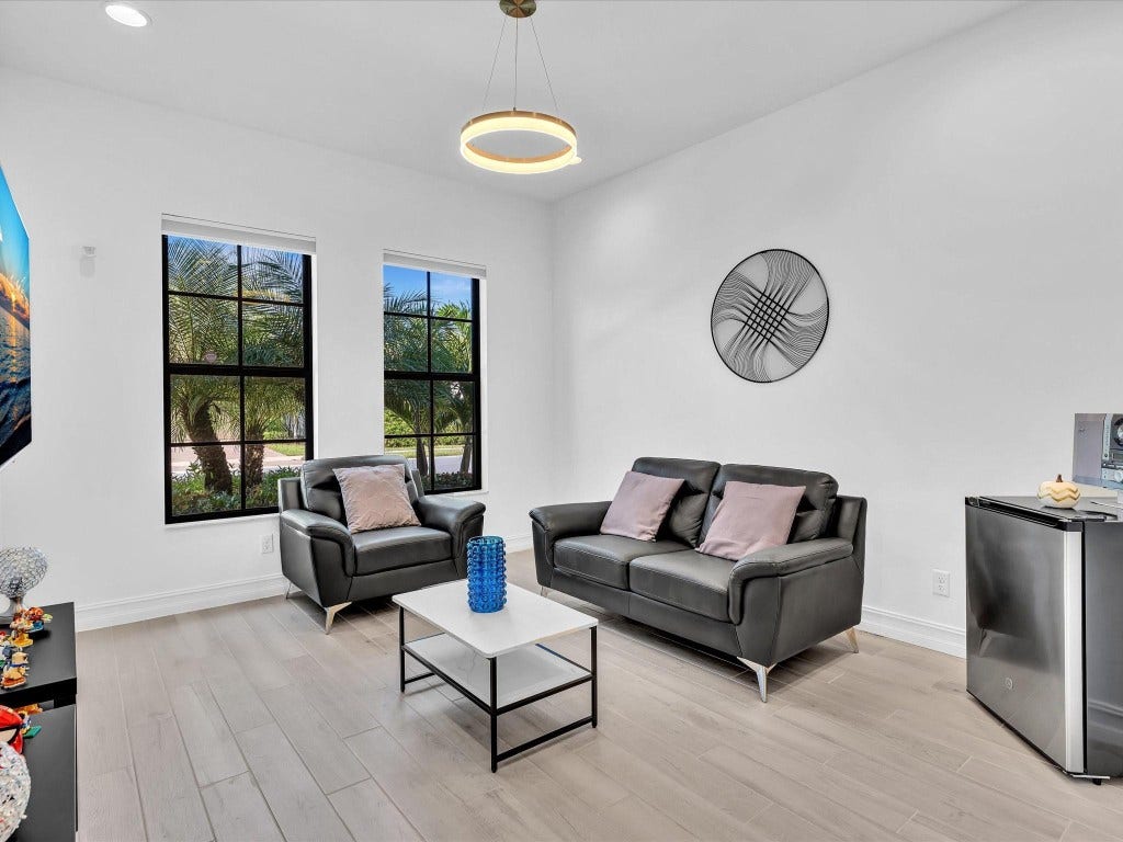 8928 Bastille Circle, Parkland, FL 33076 8928 Bastille Circle, Parkland, FL 33076