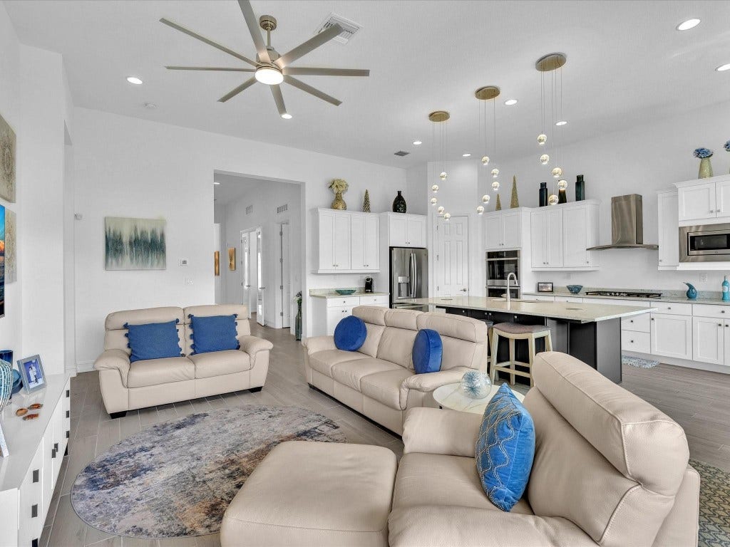 8928 Bastille Circle, Parkland, FL 33076 8928 Bastille Circle, Parkland, FL 33076