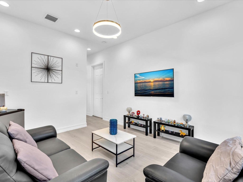 8928 Bastille Circle, Parkland, FL 33076 8928 Bastille Circle, Parkland, FL 33076