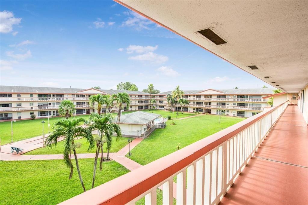 5300 Washington Street, #D206, Hollywood, FL 33021 Photo 1