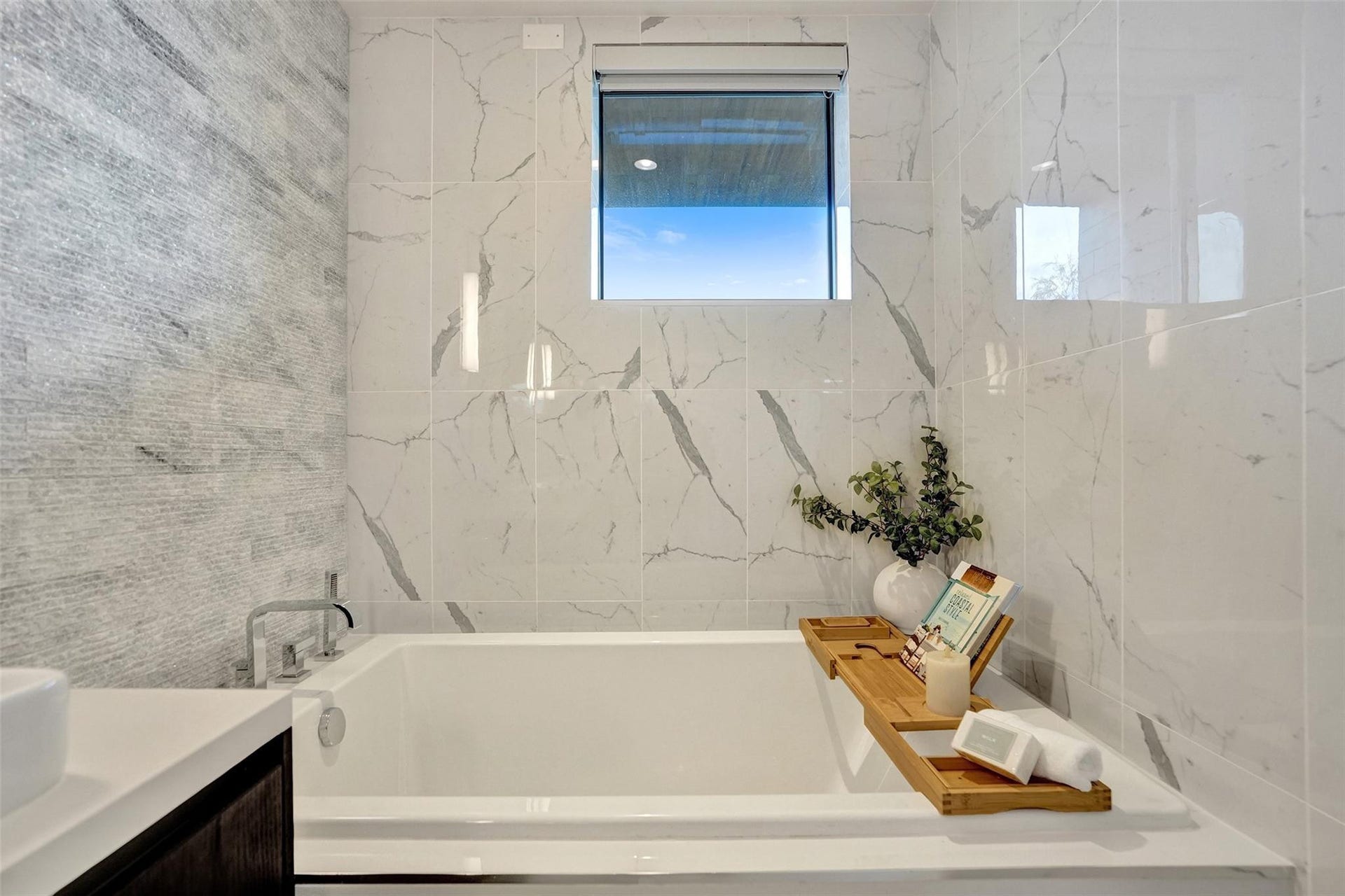 3030 N Ocean Boulevard, #S104, Fort Lauderdale, FL 33308 deep soaking tub