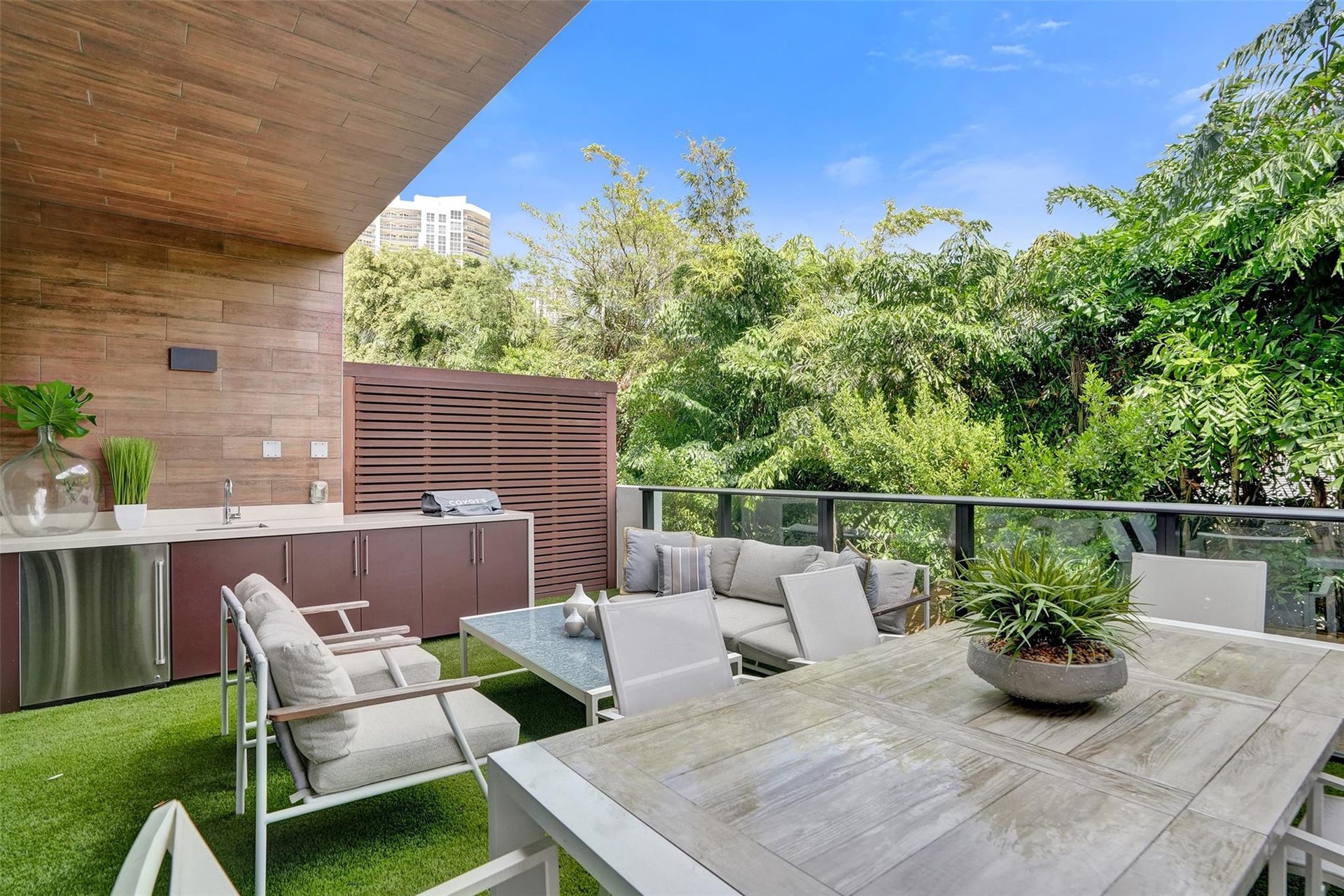 3030 N Ocean Boulevard, #S104, Fort Lauderdale, FL 33308 perfect for backyard bbq with family & friends