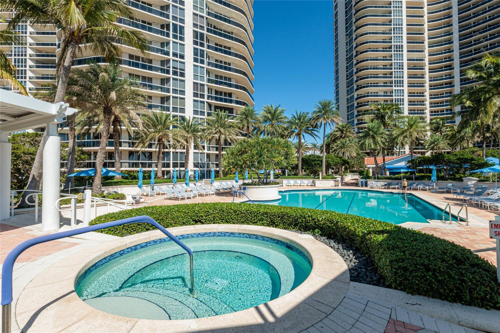 3200 N Ocean Boulevard, #401, Fort Lauderdale, Fort Lauderdale, FL 33308 jacuzzi