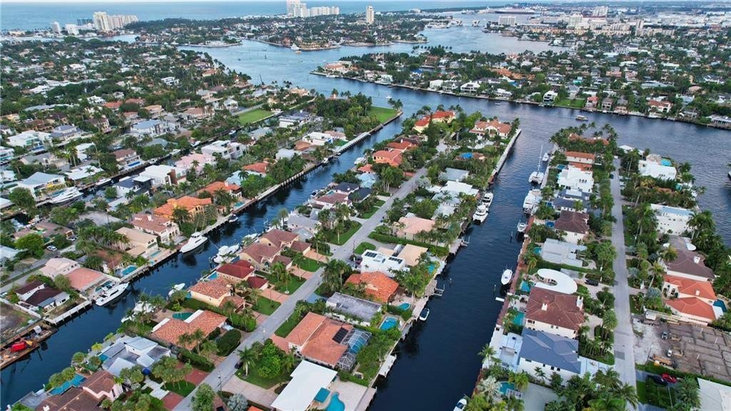 THE BUILDING IS LOCATED AT THE END OF THIS STREET AMONGST MULTI-MILLION-DOLLAR MANSIONS- YOU CAN SEE THE OCEAN ON THE LEFT, WHERE THE HEART OF FORT LAUDERDALE BEACH AWAITS YOU!