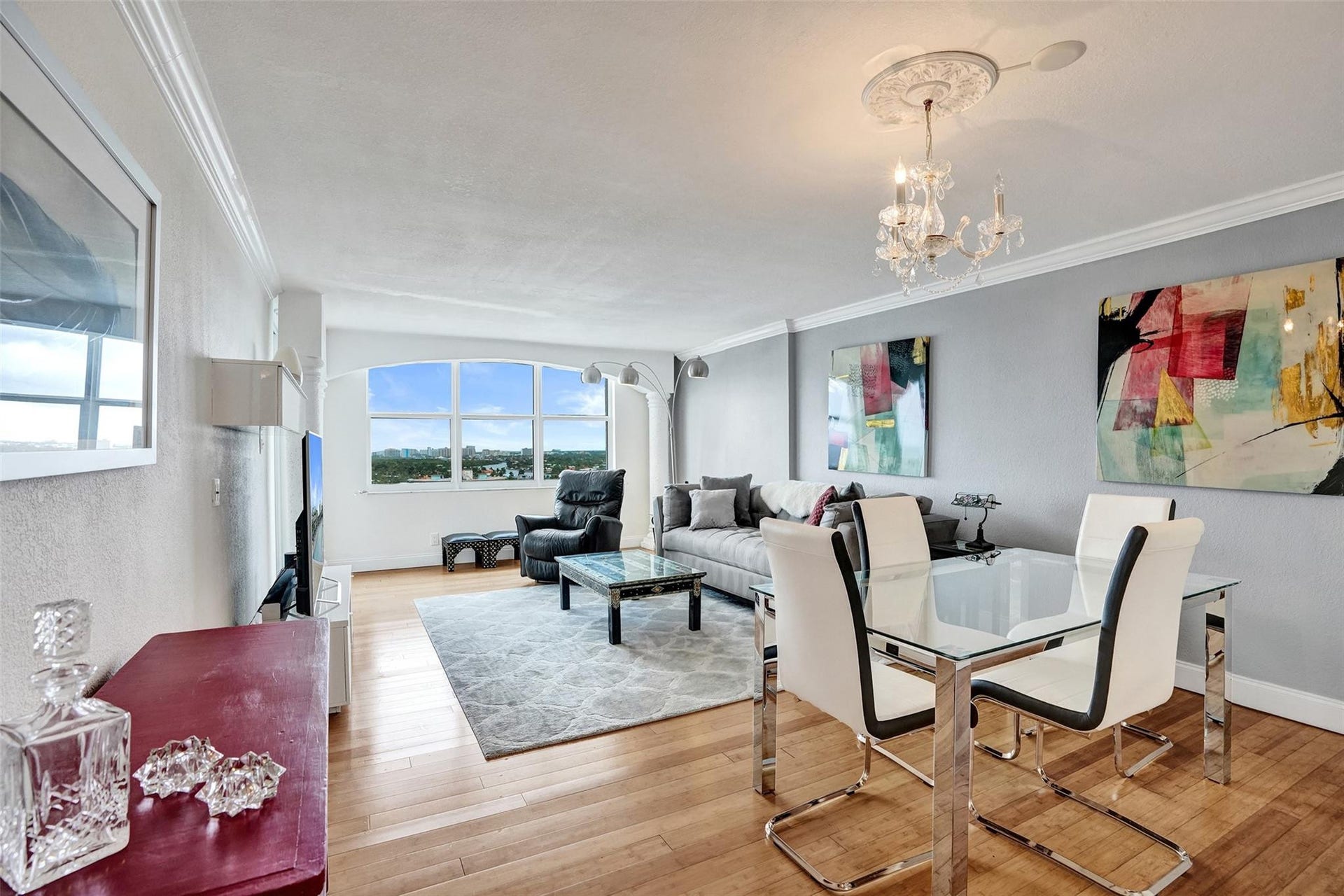 3015 N Ocean Boulevard, #15J, Fort Lauderdale, FL 33308 Very bright and spacious living area