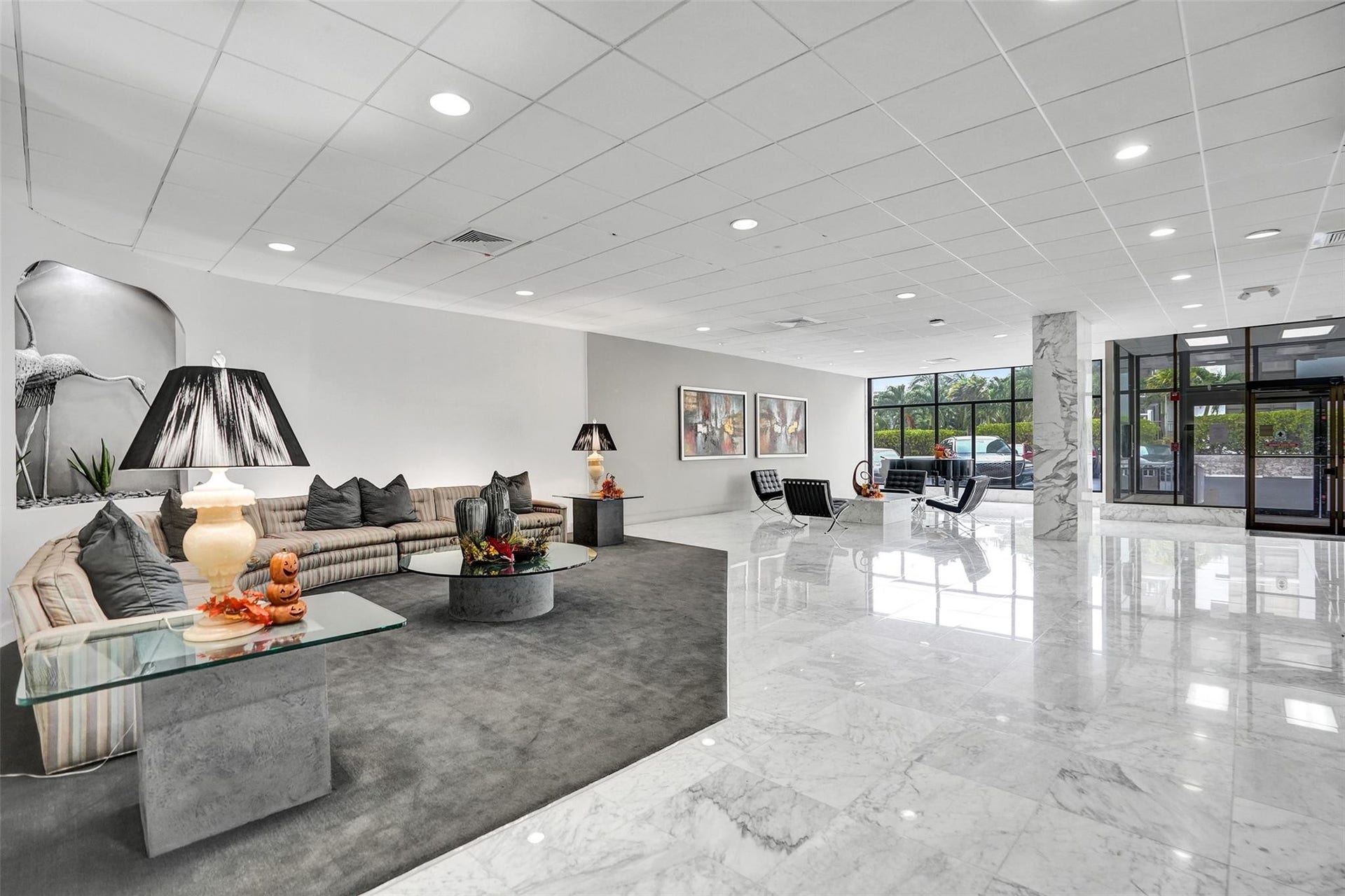 3015 N Ocean Boulevard, #15J, Fort Lauderdale, FL 33308 Back lobby