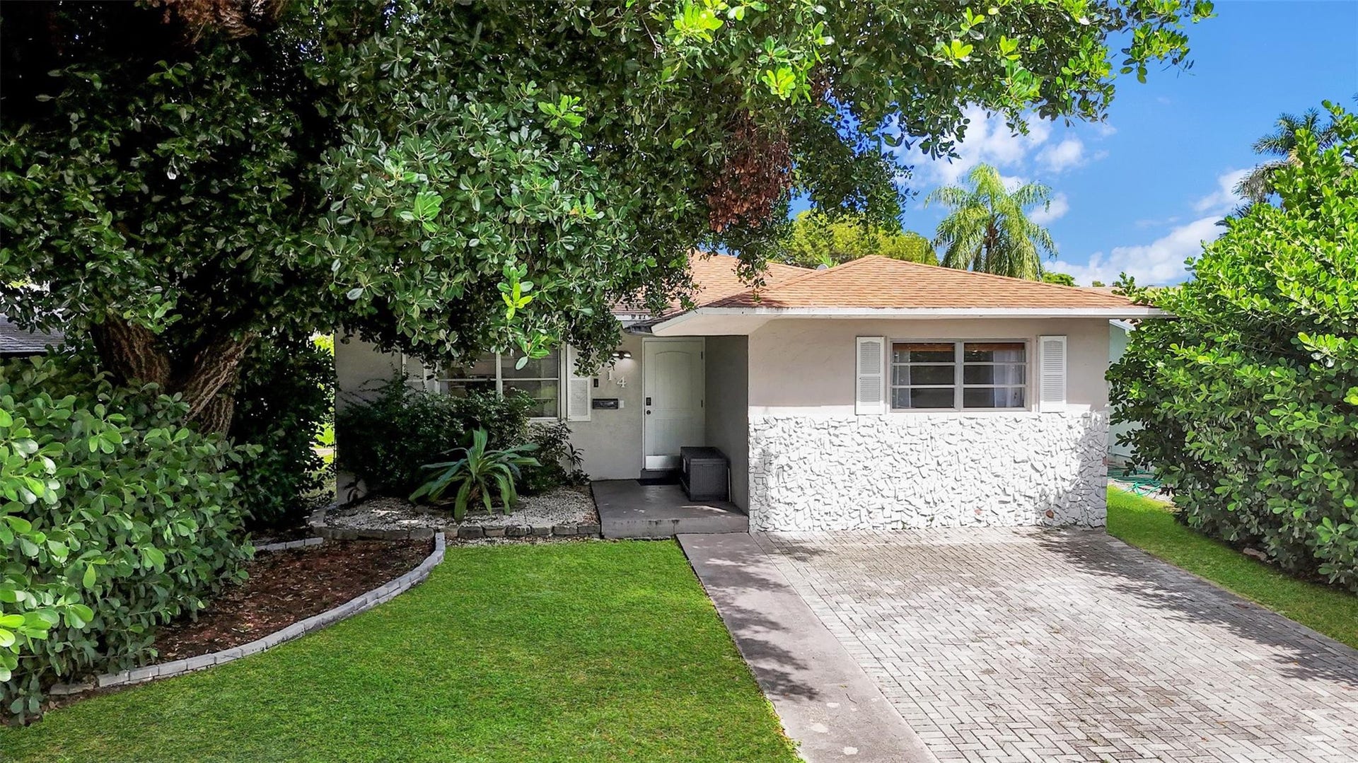 214 SE 6th Street, Dania Beach, FL 33004 Photo 1