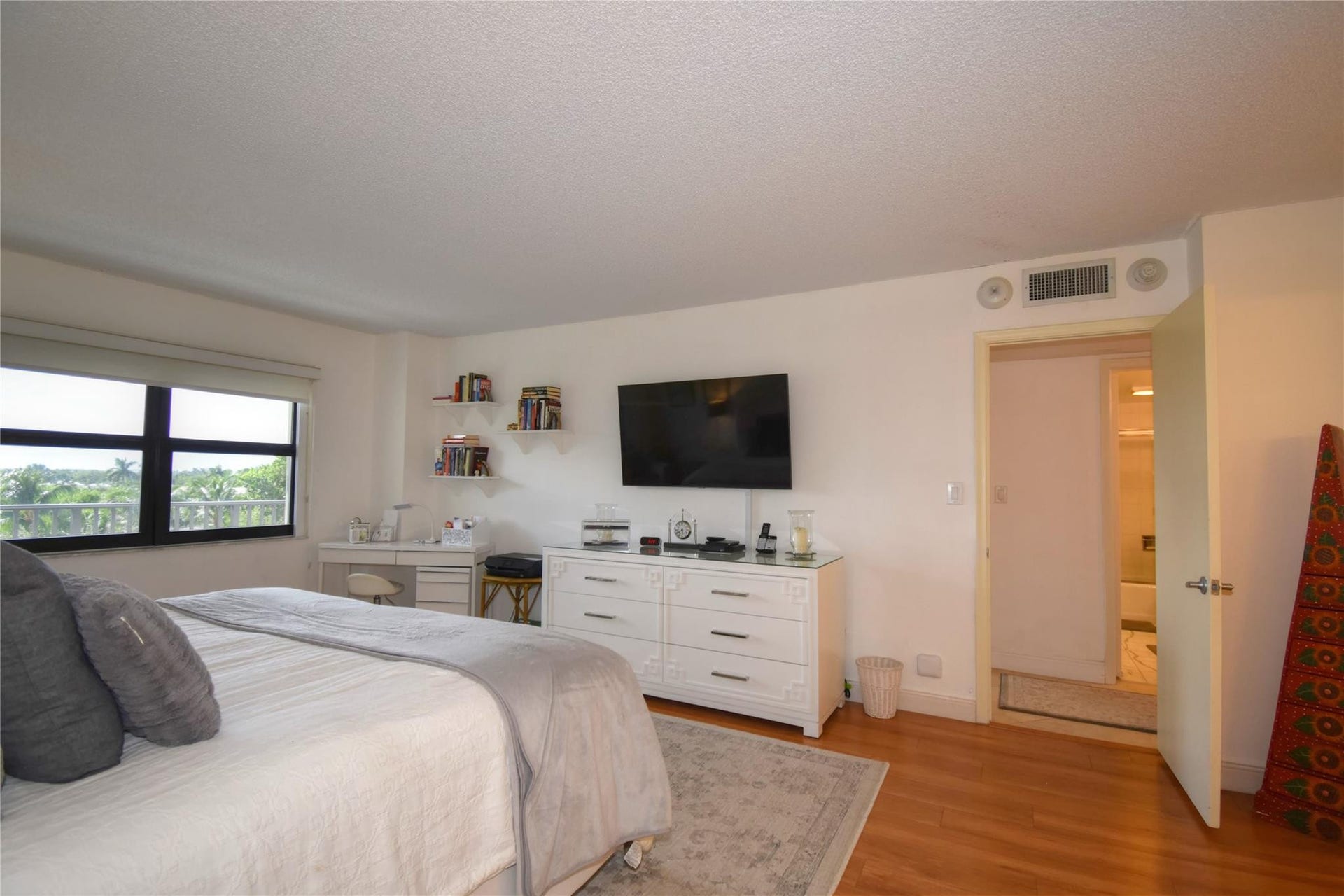 5100 N Ocean Boulevard, #516, Lauderdale By The Sea, FL 33308 5100 N Ocean Boulevard, #516, Lauderdale By The Sea, FL 33308