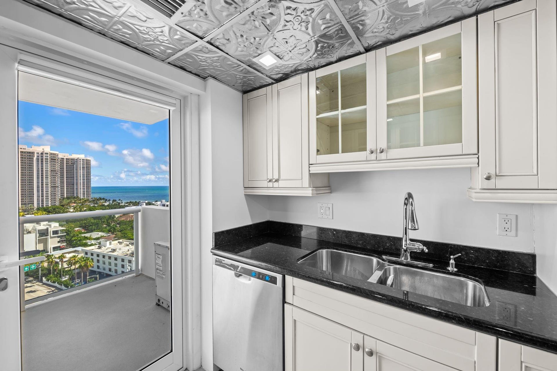 2841 N Ocean Boulevard, #1710, Fort Lauderdale, FL 33308 Photo 18