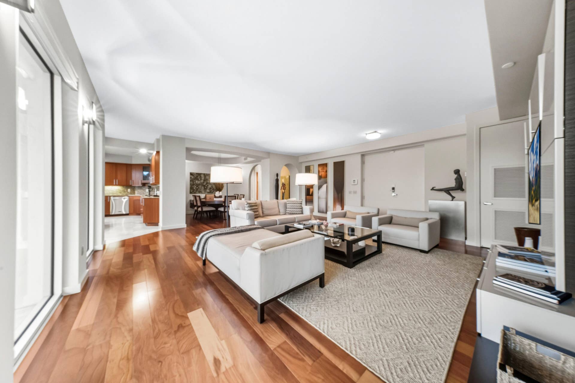 011-035-LivingDining Room-4000x2665