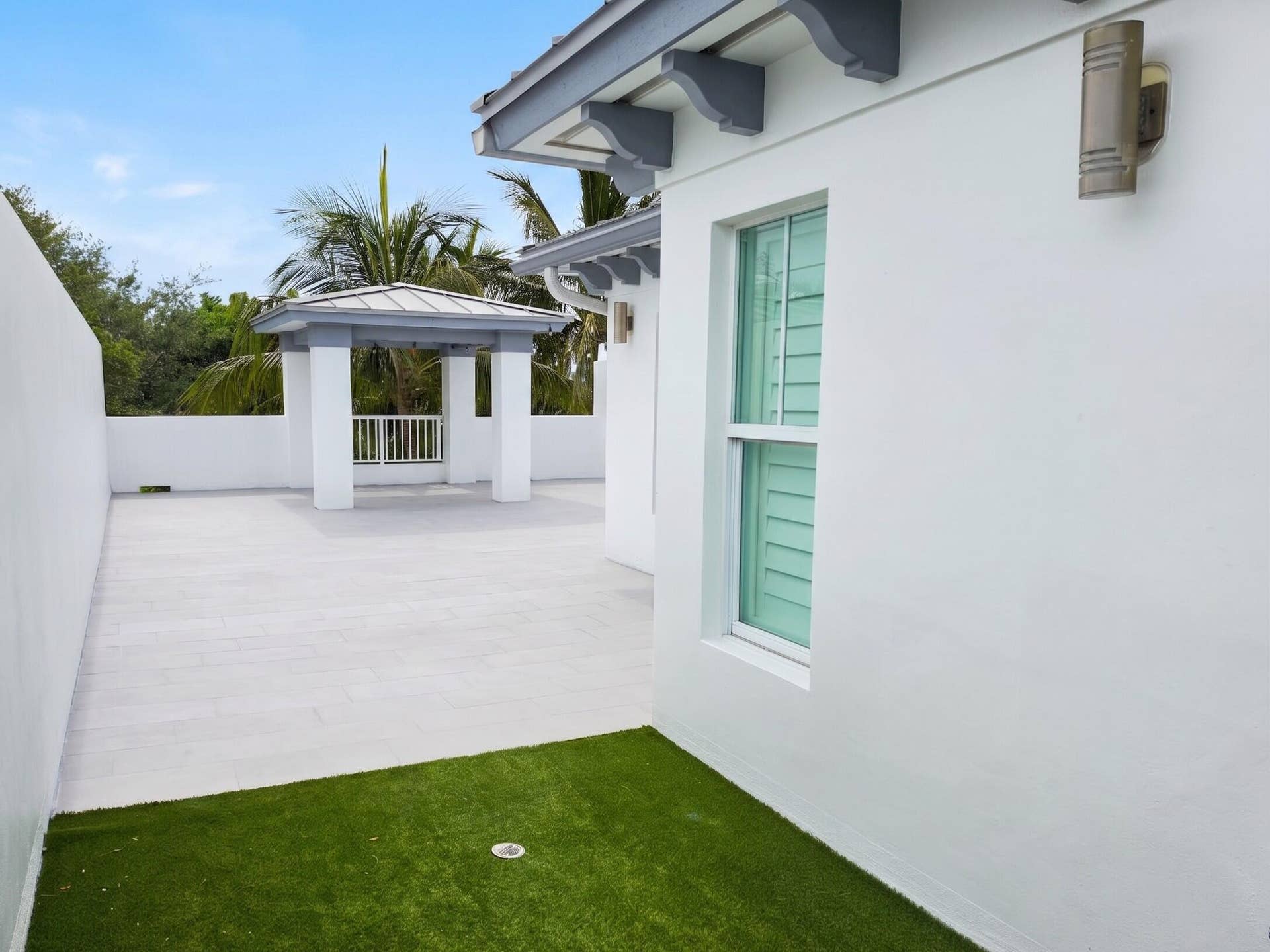 218 NE 15th Avenue, #218, Fort Lauderdale, FL 33301 roof 218 no3b