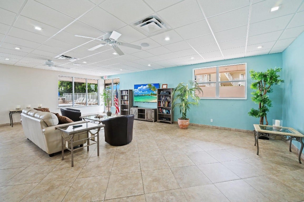 1050 Hillsboro Mile, #203w, Hillsboro Beach, Hillsboro Beach, FL 33062