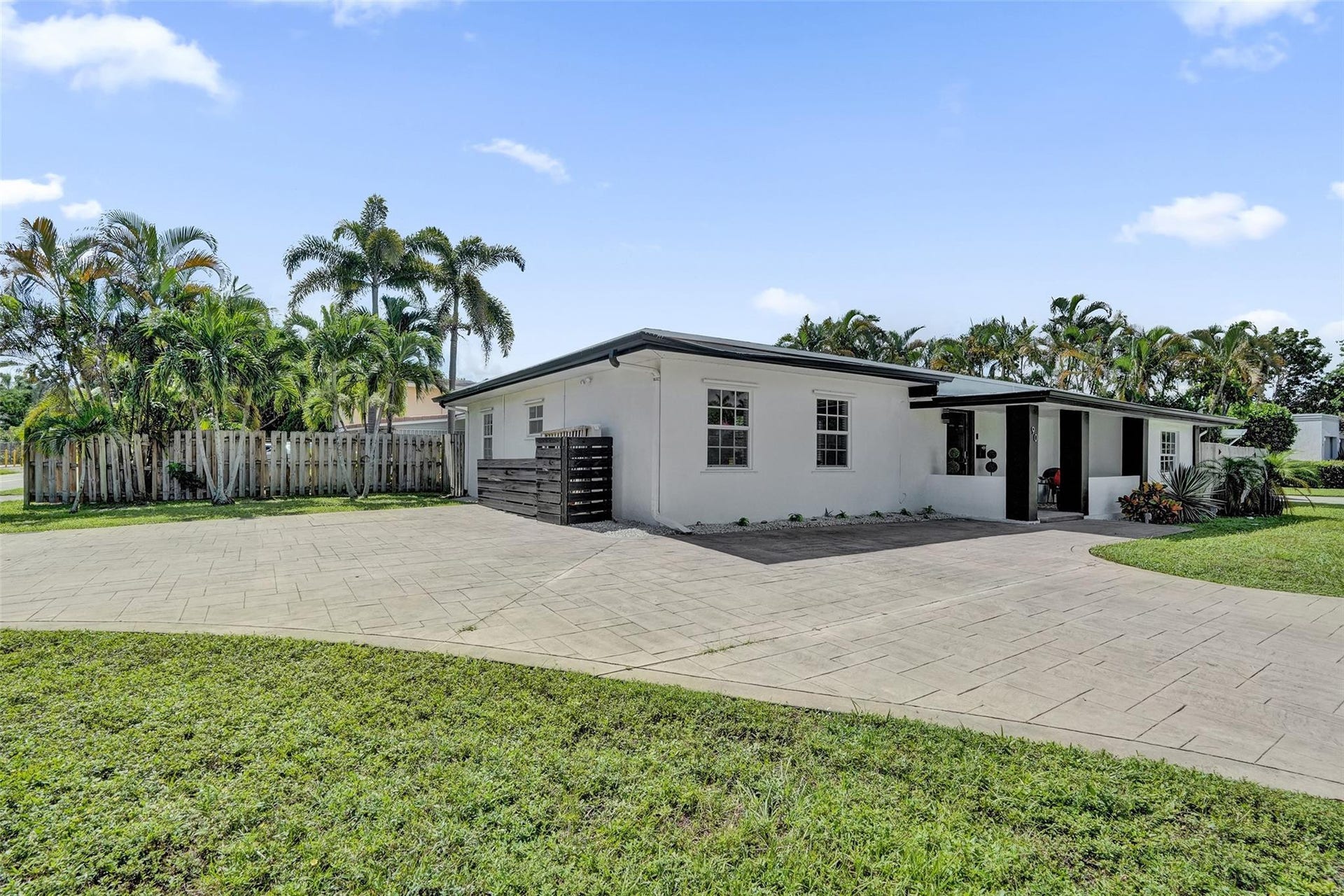 90 NE 26th Street, Wilton Manors, FL 33305 Photo 3