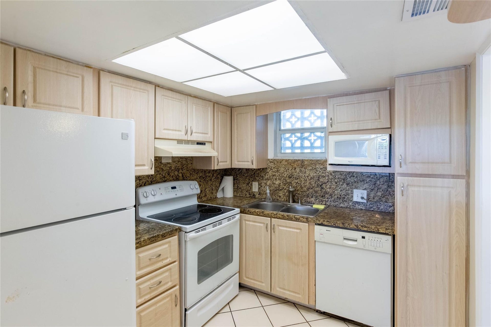 3570 S Ocean Boulevard, #311, South Palm Beach, FL 33480 Photo 8