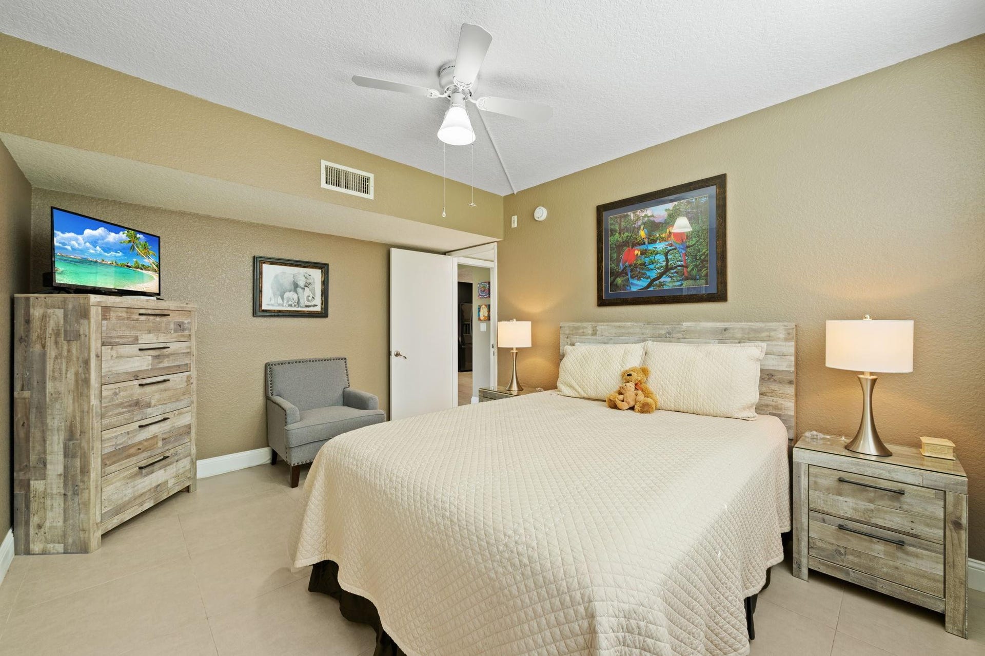 555 Oaks Lane, #112, Pompano Beach, FL 33069 555 Oaks Lane, #112, Pompano Beach, FL 33069