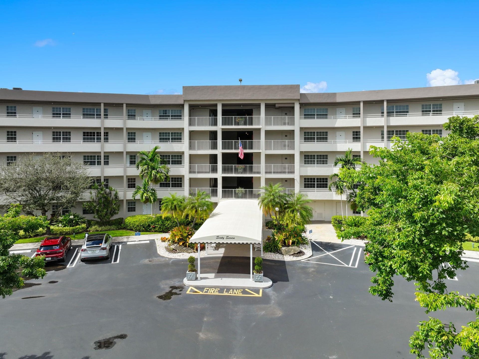 555 Oaks Lane, #112, Pompano Beach, FL 33069 555 Oaks Lane, #112, Pompano Beach, FL 33069