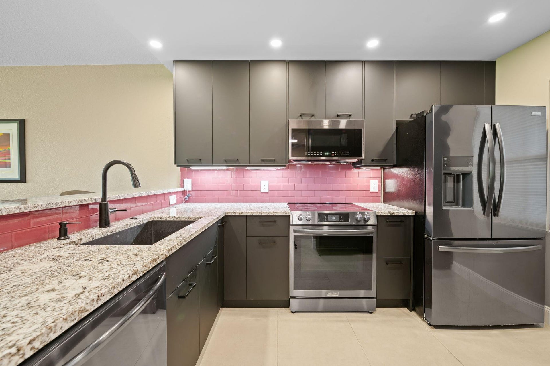 555 Oaks Lane, #112, Pompano Beach, FL 33069 555 Oaks Lane, #112, Pompano Beach, FL 33069