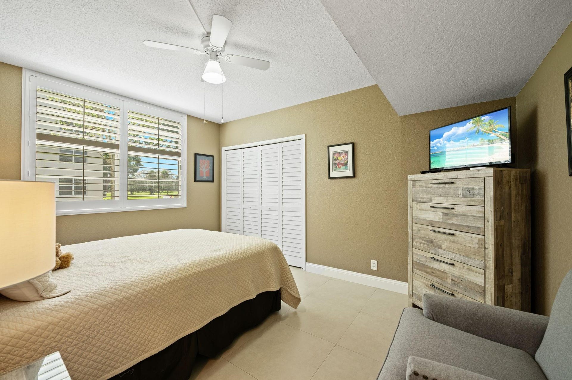 555 Oaks Lane, #112, Pompano Beach, FL 33069 555 Oaks Lane, #112, Pompano Beach, FL 33069