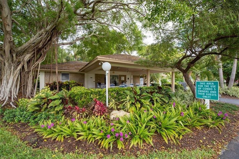 555 Oaks Lane, #112, Pompano Beach, FL 33069 555 Oaks Lane, #112, Pompano Beach, FL 33069