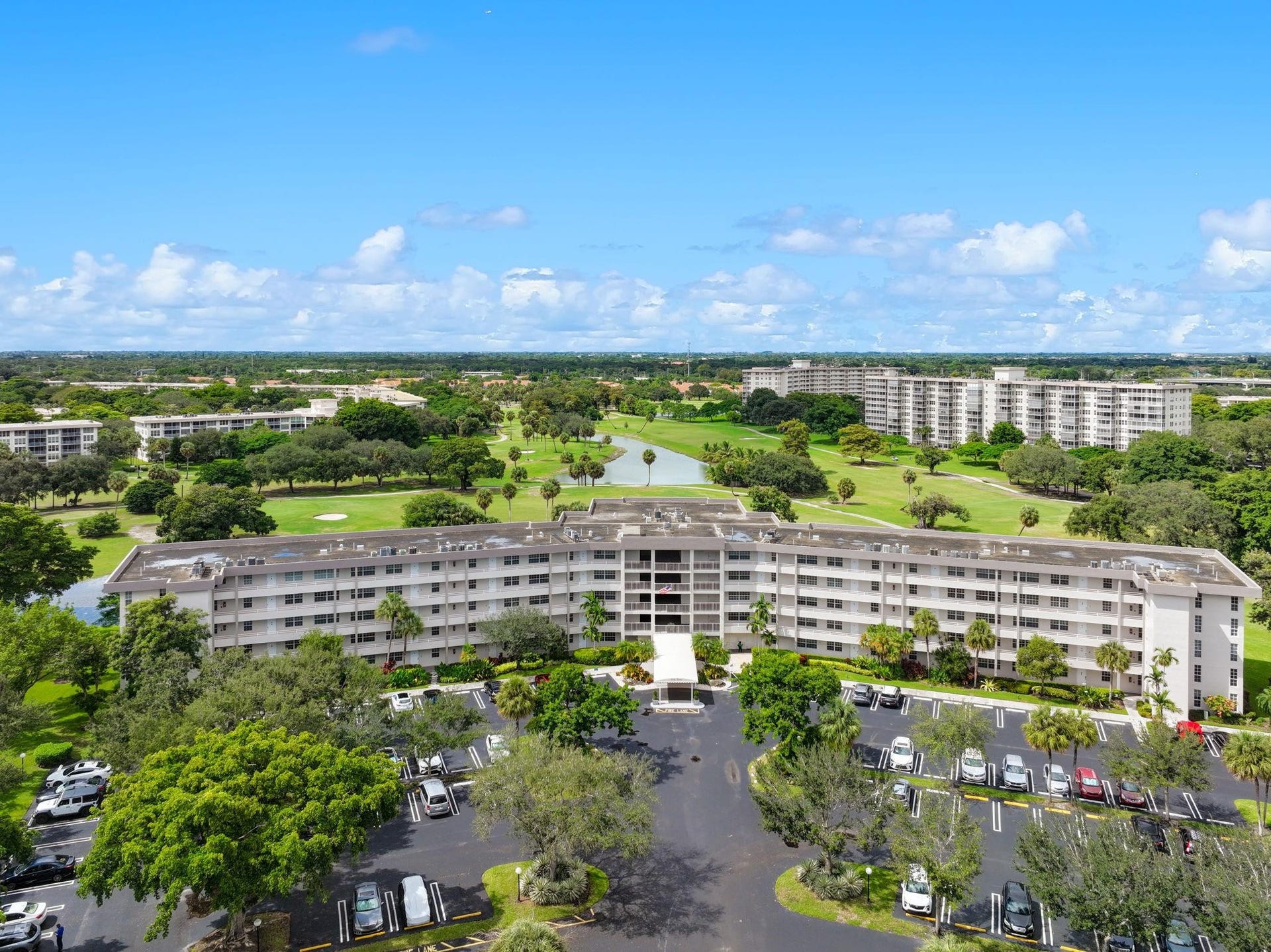 555 Oaks Lane, #112, Pompano Beach, FL 33069 555 Oaks Lane, #112, Pompano Beach, FL 33069