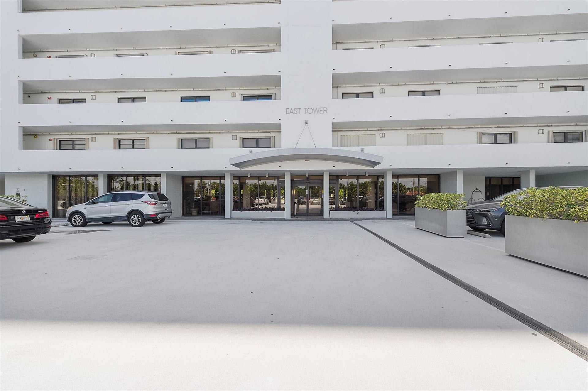 1905 N Ocean Boulevard, #14D, Fort Lauderdale, FL 33305 Front of Building