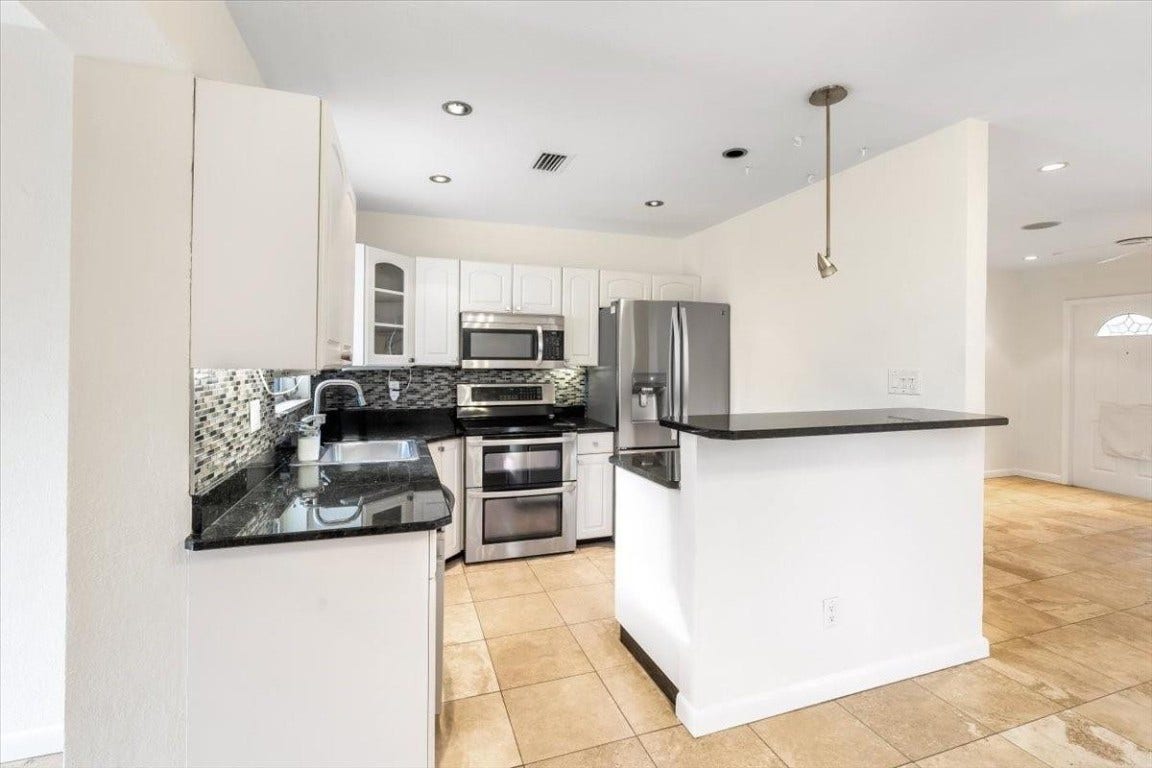 2906 NW 9th Terrace, Wilton Manors, FL 33311 2906 NW 9th Terrace, Wilton Manors, FL 33311