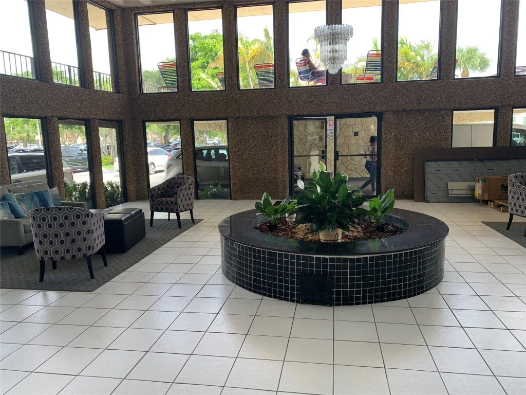 9355 SW 8th Street, #321, Boca Raton, FL 33428