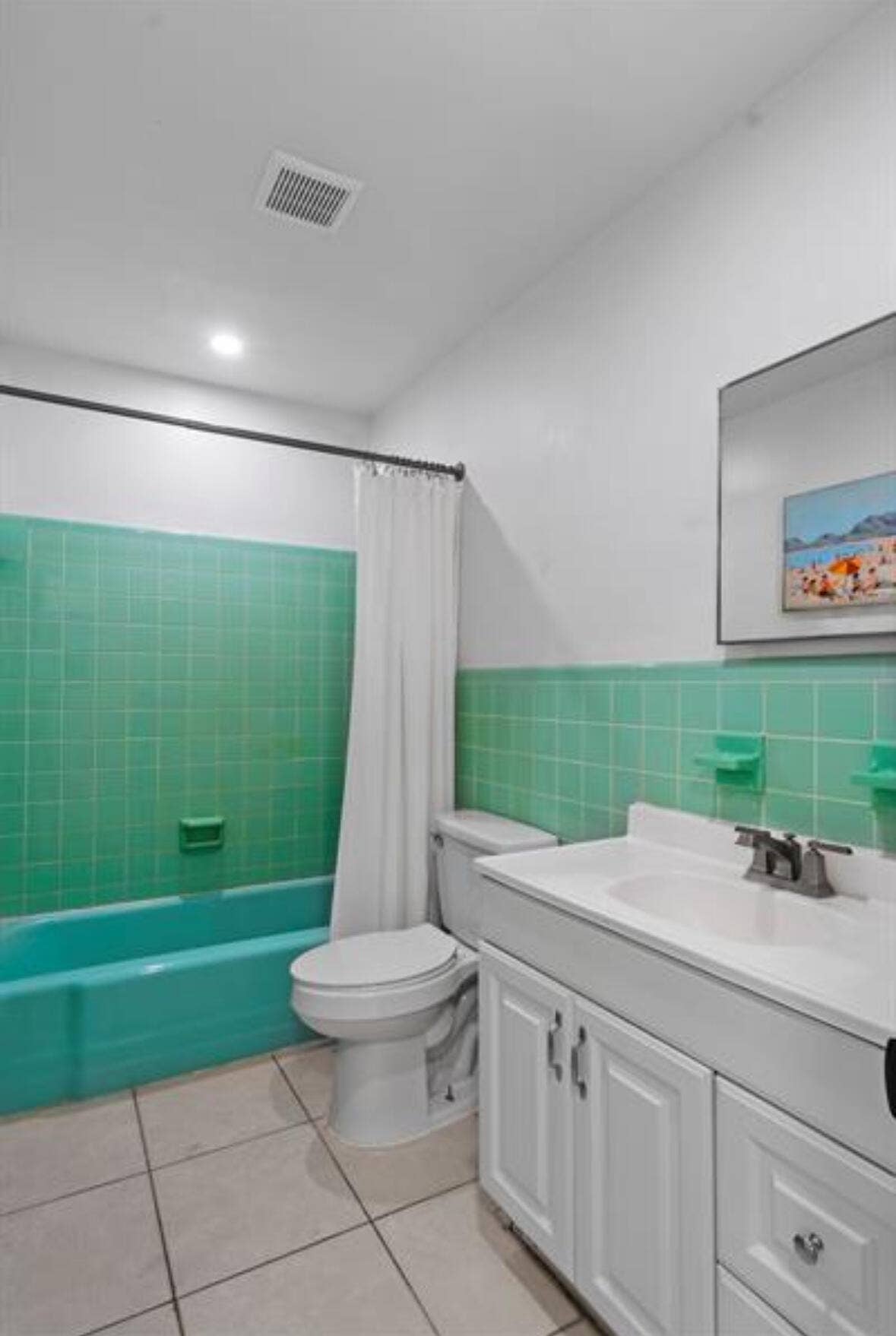 3860 NE 23rd Avenue, Lighthouse Point, FL 33064 Unit 4 Bathroom