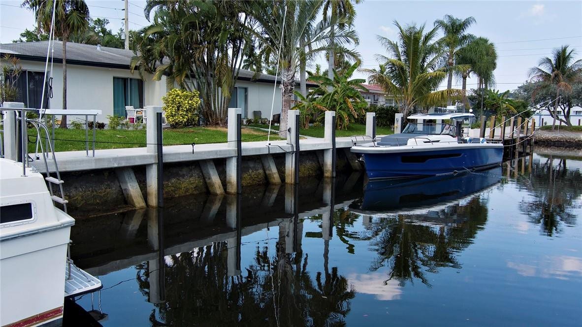 3860 NE 23rd Avenue, Lighthouse Point, FL 33064 90 feet on deep water off South Grand