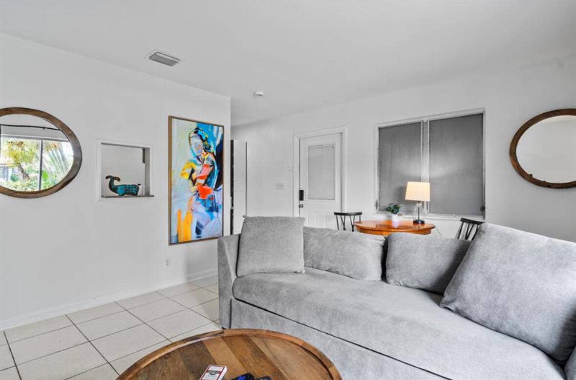 3860 NE 23rd Avenue, Lighthouse Point, FL 33064 Unit 4 Living Room