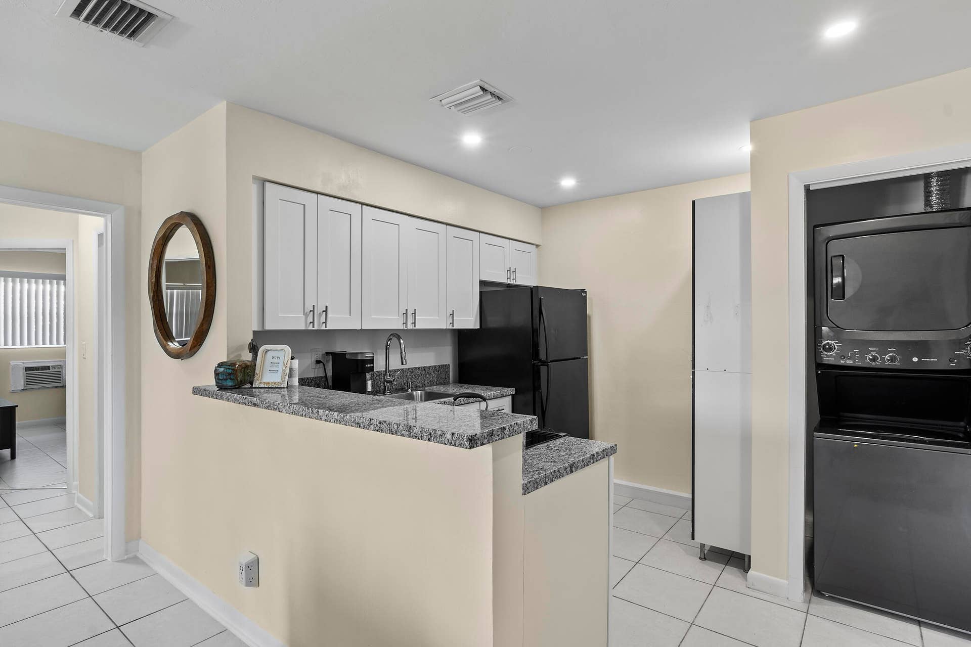 3860 NE 23rd Avenue, Lighthouse Point, FL 33064 Unit 4 Kitchen