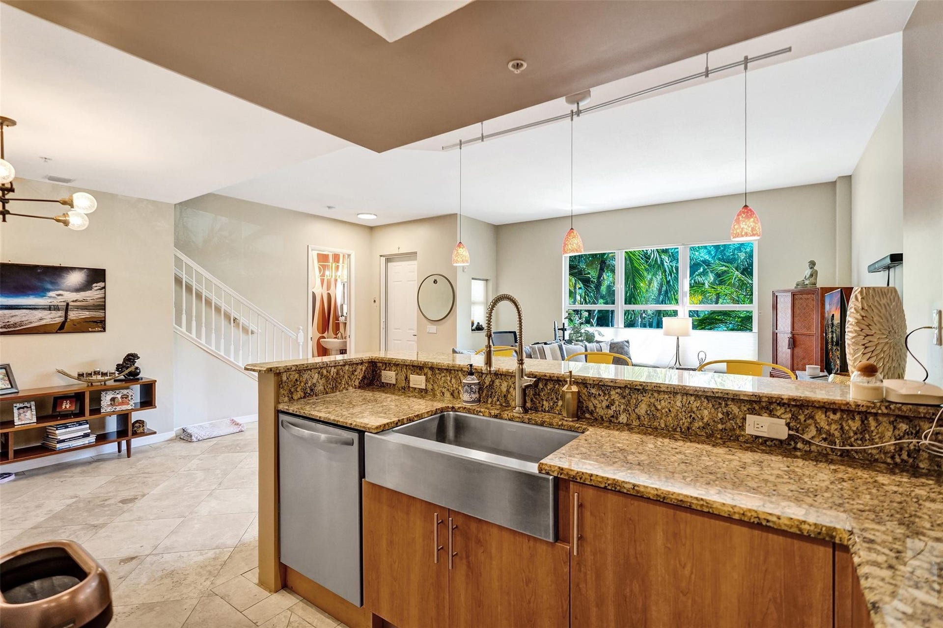 2601 NE 14th Avenue, #104, Wilton Manors, FL 33334 Kitchen