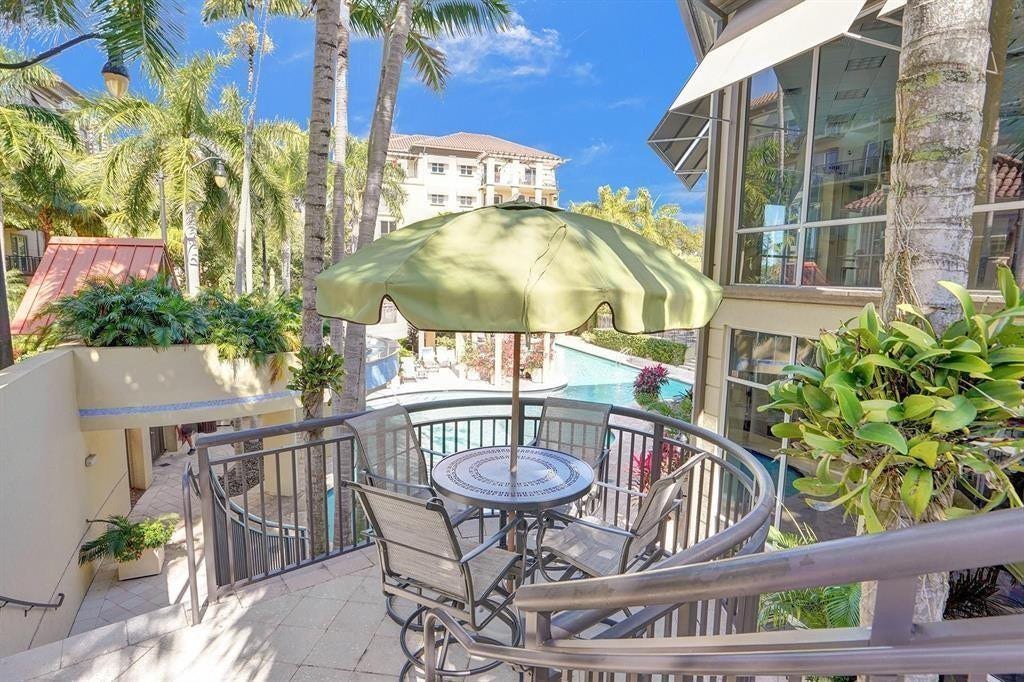 2601 NE 14th Avenue, #104, Wilton Manors, FL 33334 Gathering areas