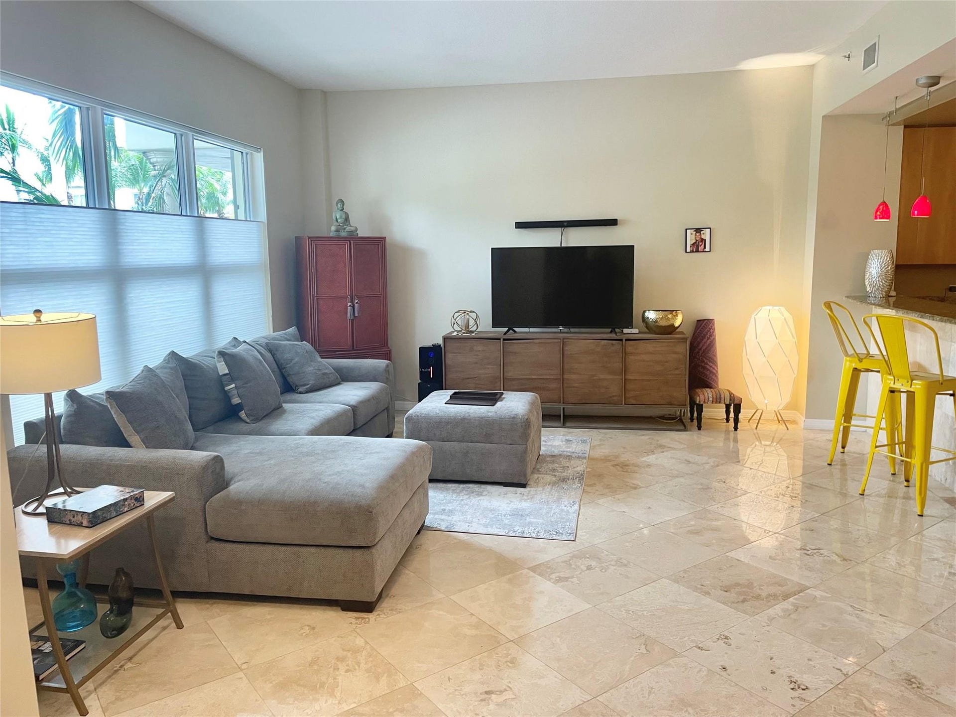 2601 NE 14th Avenue, #104, Wilton Manors, FL 33334 Marble floors
