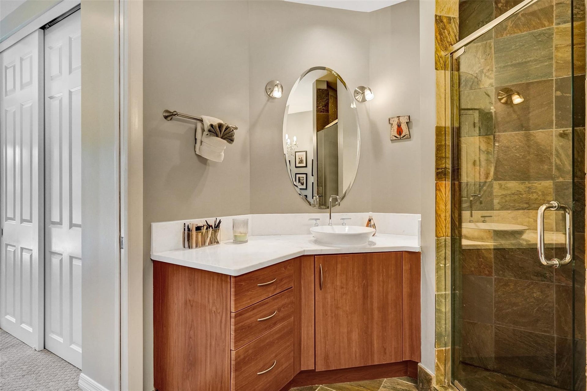 2601 NE 14th Avenue, #104, Wilton Manors, FL 33334 Primary bathroom