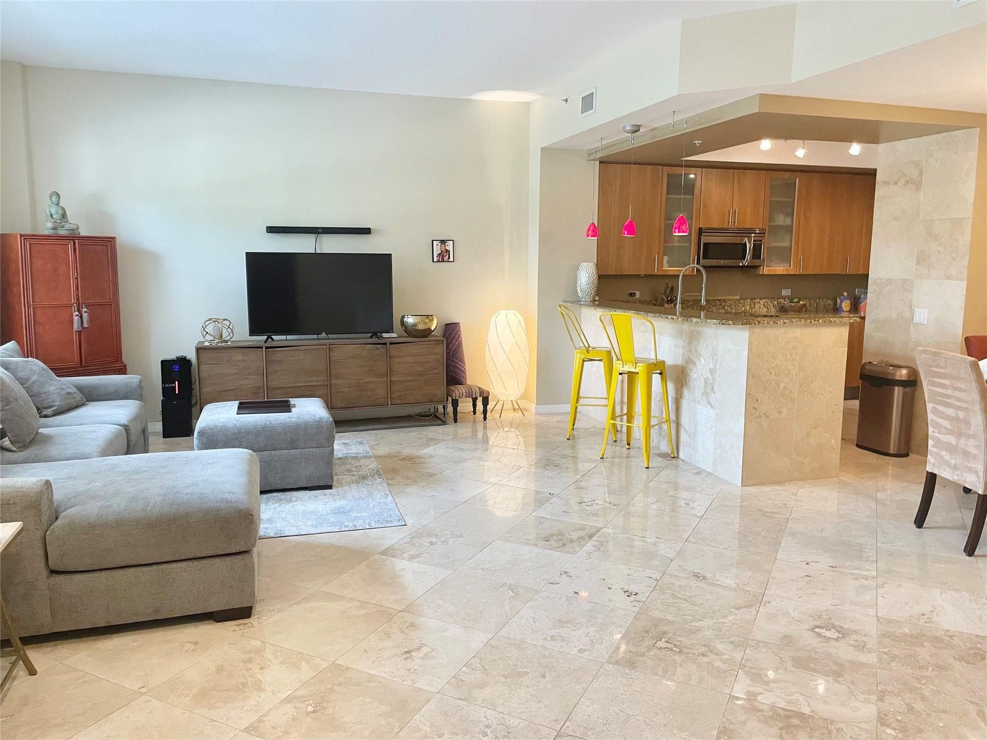 2601 NE 14th Avenue, #104, Wilton Manors, FL 33334 Living area