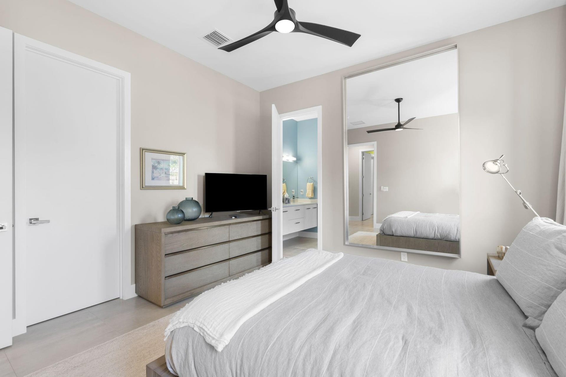 318 NE 25th Street, Wilton Manors, FL 33305