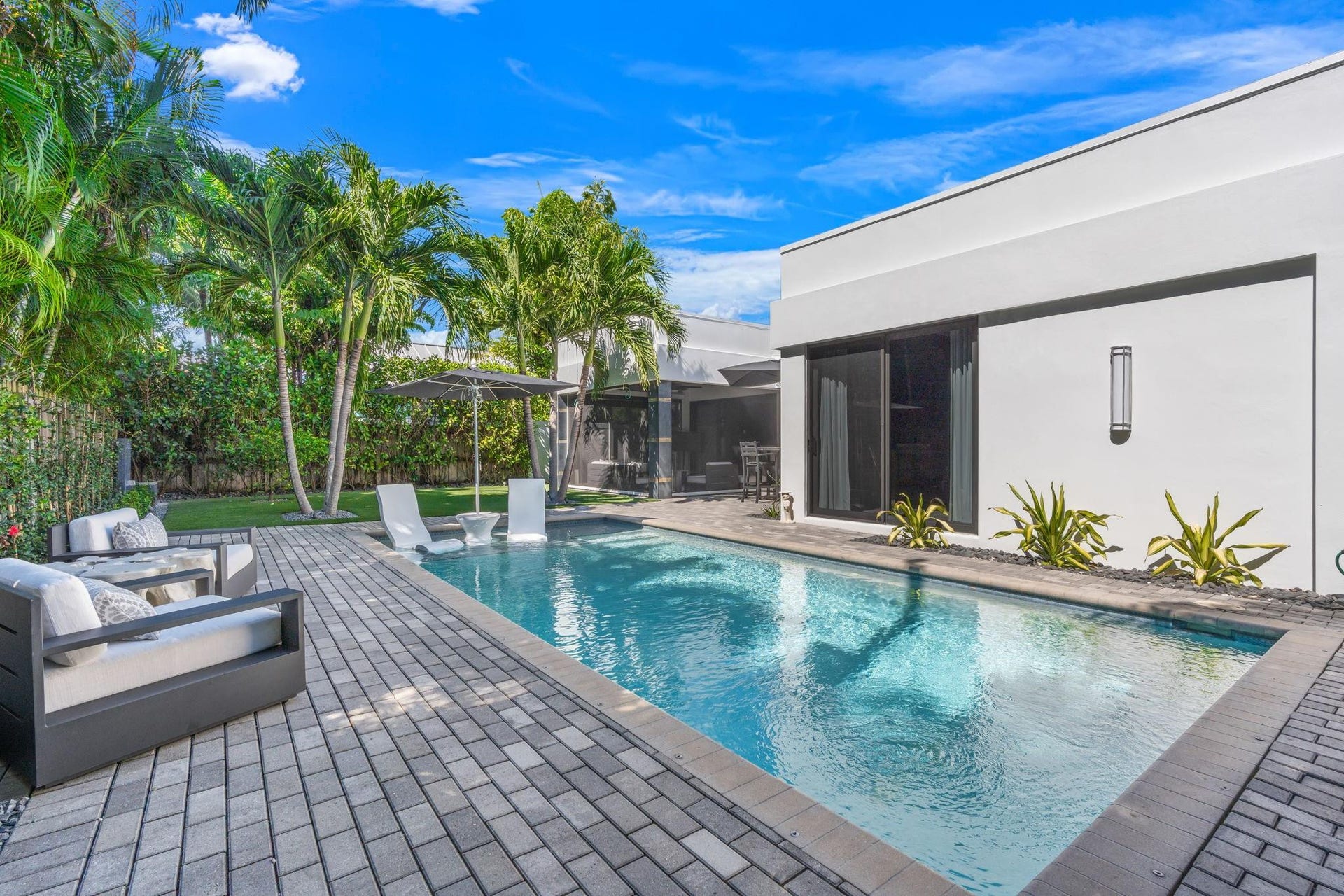 318 NE 25th Street, Wilton Manors, FL 33305