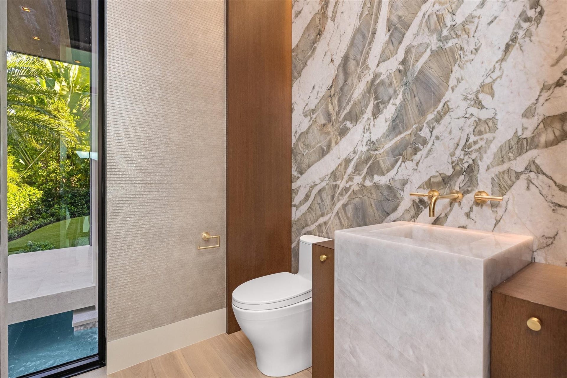 625 San Marco Drive, Fort Lauderdale, FL 33301 Powder Room