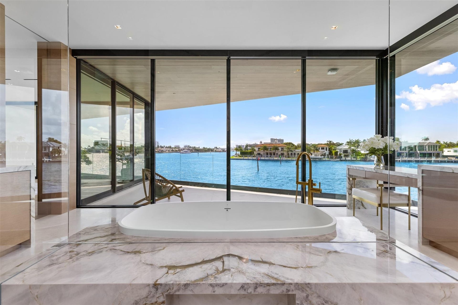 625 San Marco Drive, Fort Lauderdale, FL 33301 Primary Bathroom (bedroom photos to come - still being furnished)