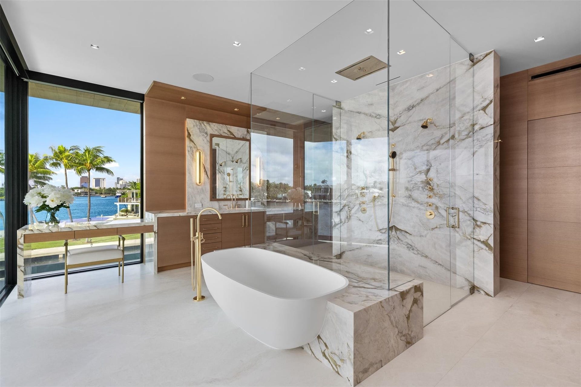 625 San Marco Drive, Fort Lauderdale, FL 33301 Primary Bathroom (bedroom photos to come - still being furnished)