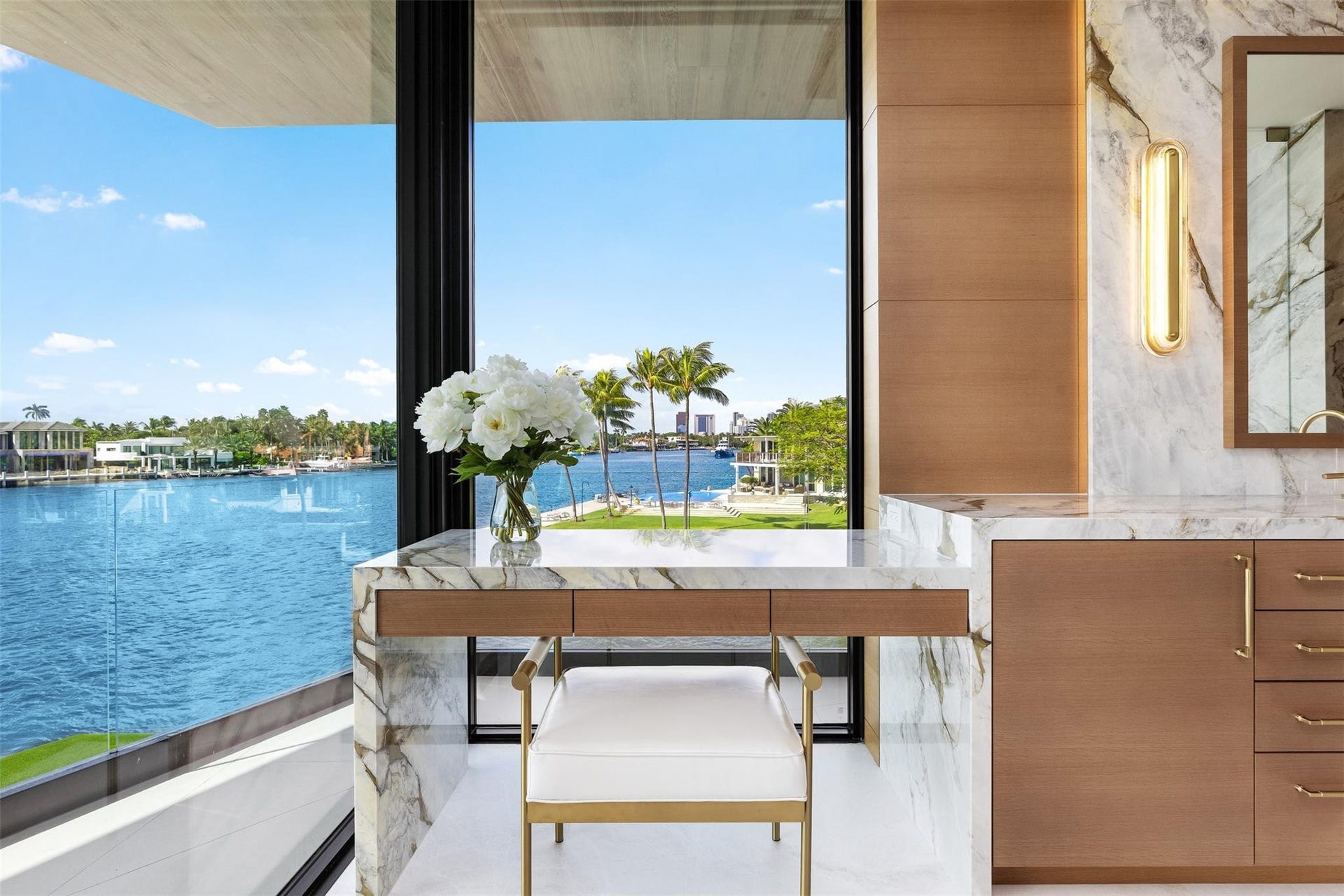 625 San Marco Drive, Fort Lauderdale, FL 33301 Primary Bathroom (bedroom photos to come - still being furnished)