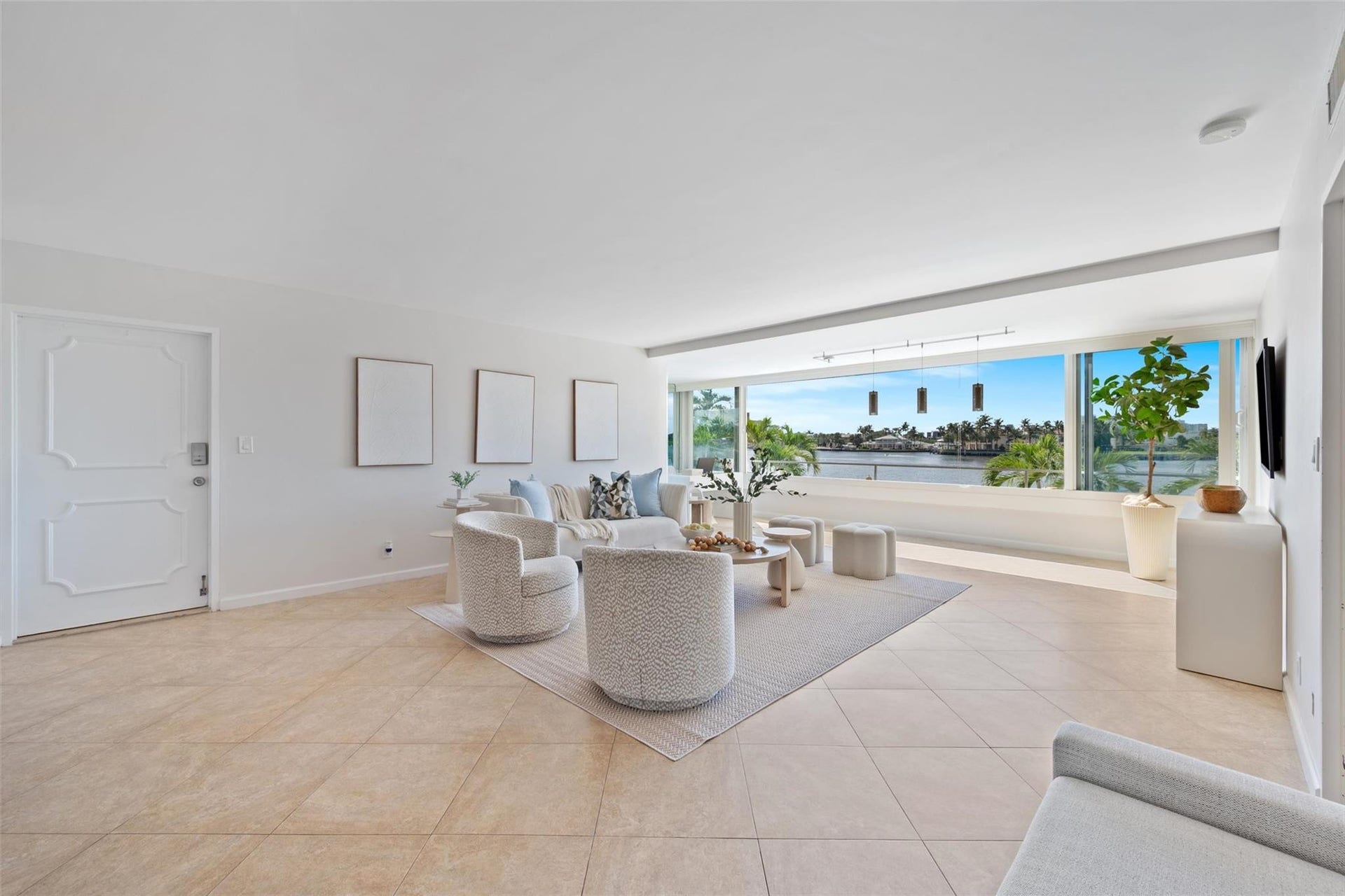 215 N Birch Road, #2b, Fort Lauderdale, FL 33304