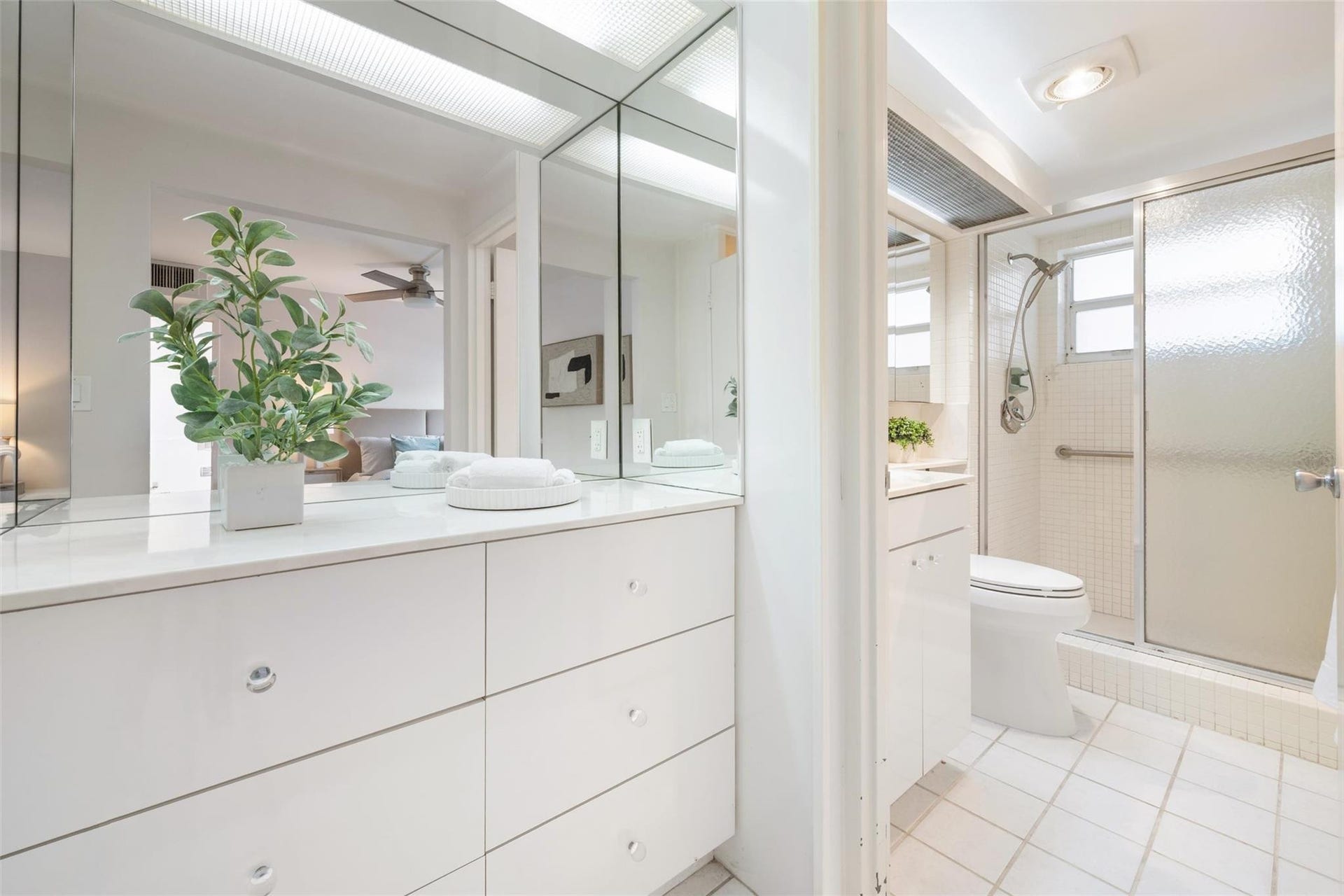 215 N Birch Road, #2b, Fort Lauderdale, FL 33304