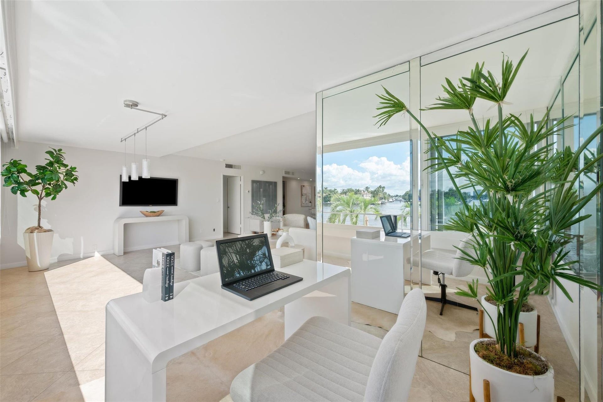 215 N Birch Road, #2b, Fort Lauderdale, FL 33304