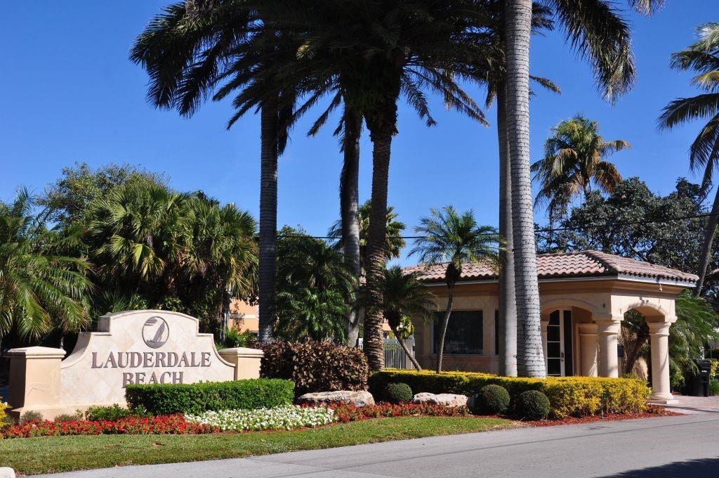 Entrance to Lauderdale Beach just 2 short blocks from Berlley South