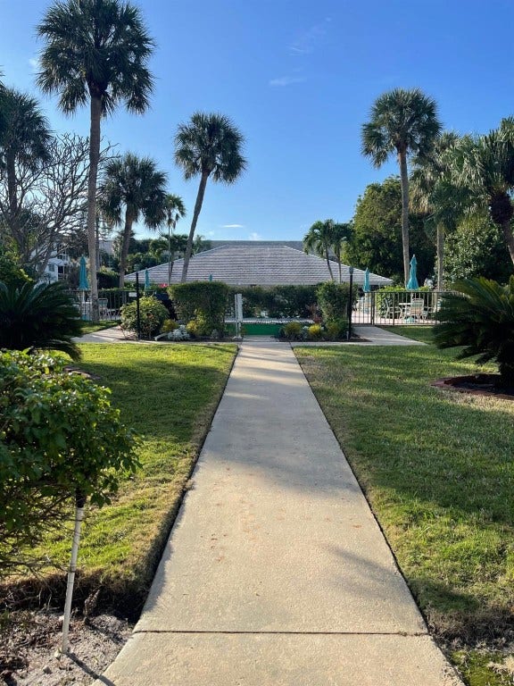2050 NE 39th Street, #211w, Lighthouse Point, FL 33064