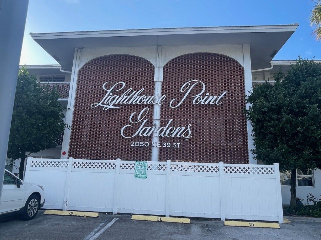 2050 NE 39th Street, #211w, Lighthouse Point, FL 33064